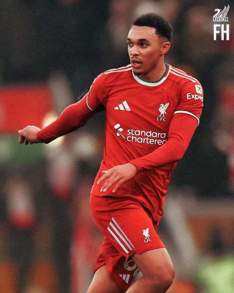 Bayangan jersi Liverpool Adidas musim depan.